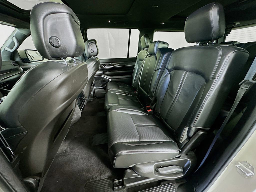 Used 2022 Jeep Wagoneer Series II w/ Premium Group I AWD/4WD image 33