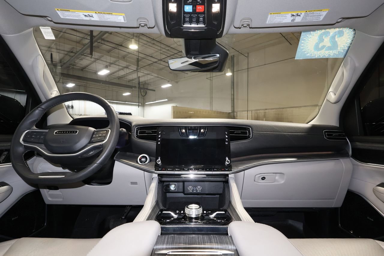 Used 2023 Jeep Wagoneer Series III w/ Premium Group I image 30