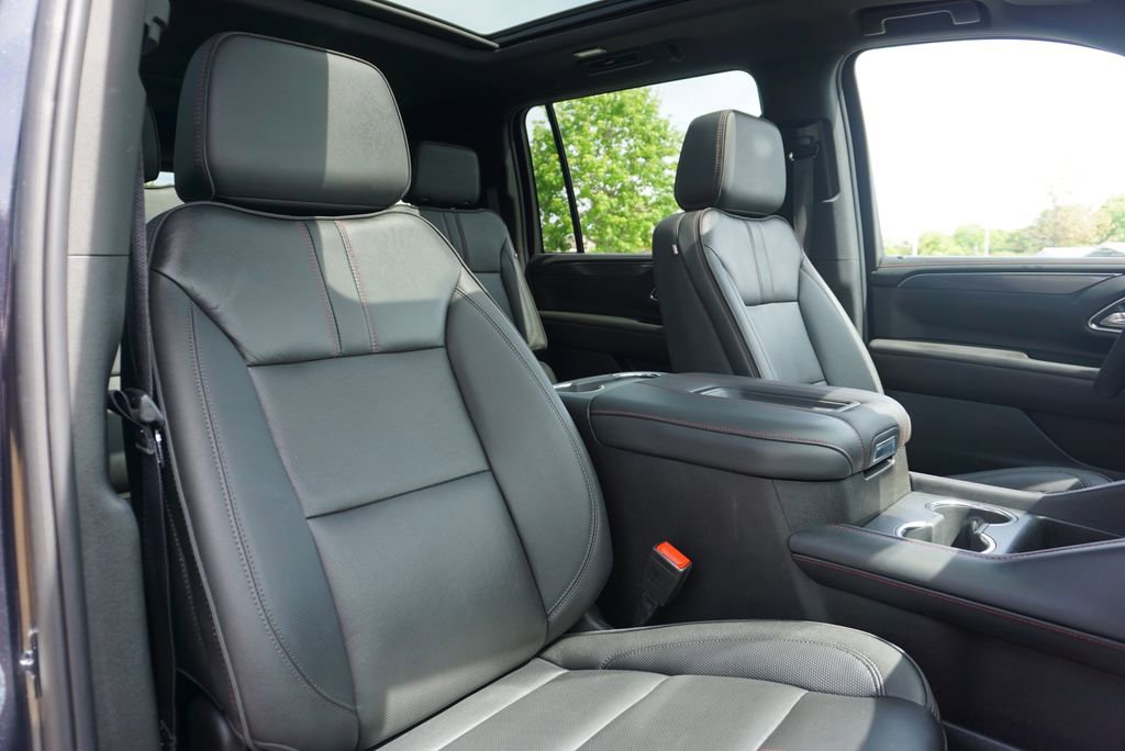 Used 2024 Chevrolet Suburban RST w/ Luxury Package AWD/4WD image 56