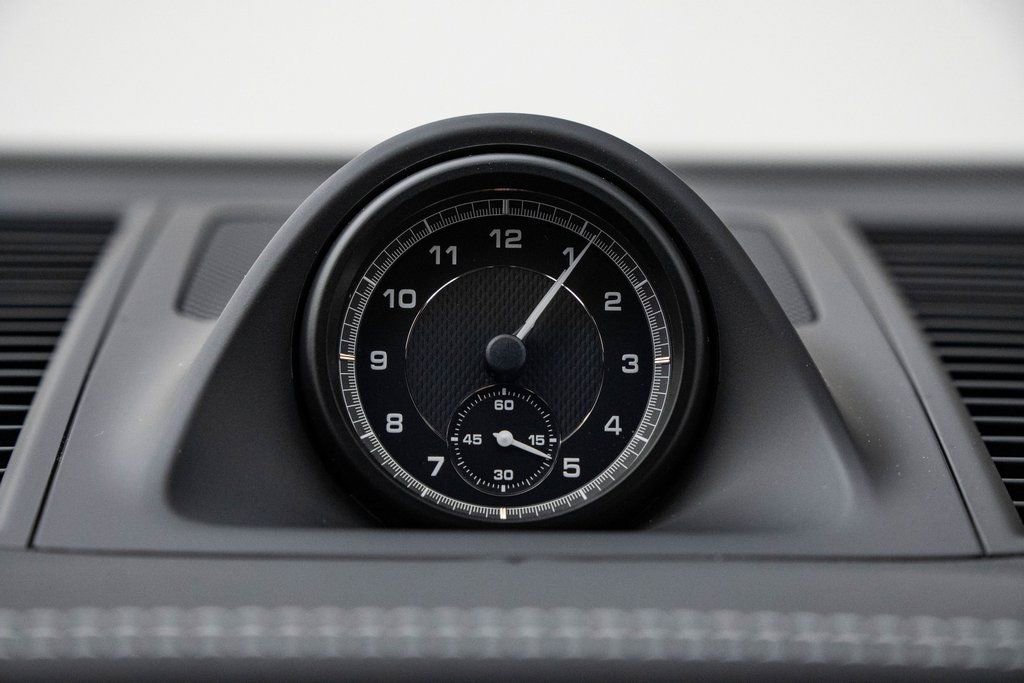 Certified 2023 Porsche Macan image 32