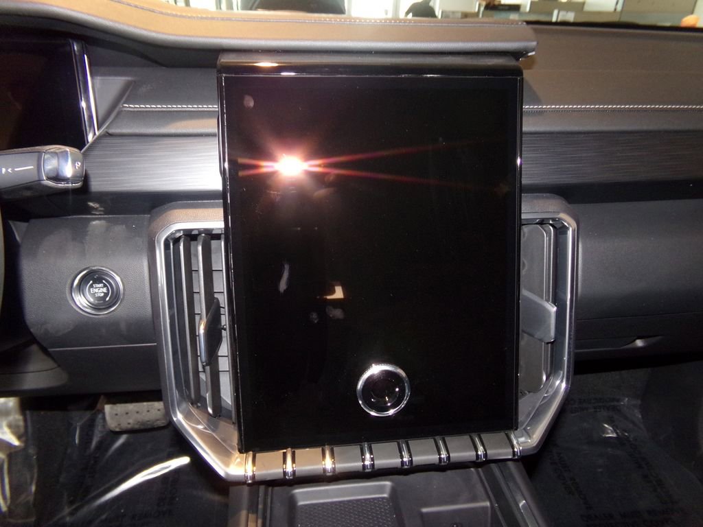 New 2025 GMC Acadia Elevation image 18