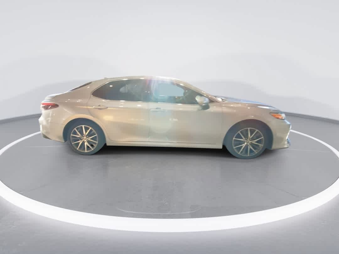 Used 2024 Toyota Camry XLE FWD image 9