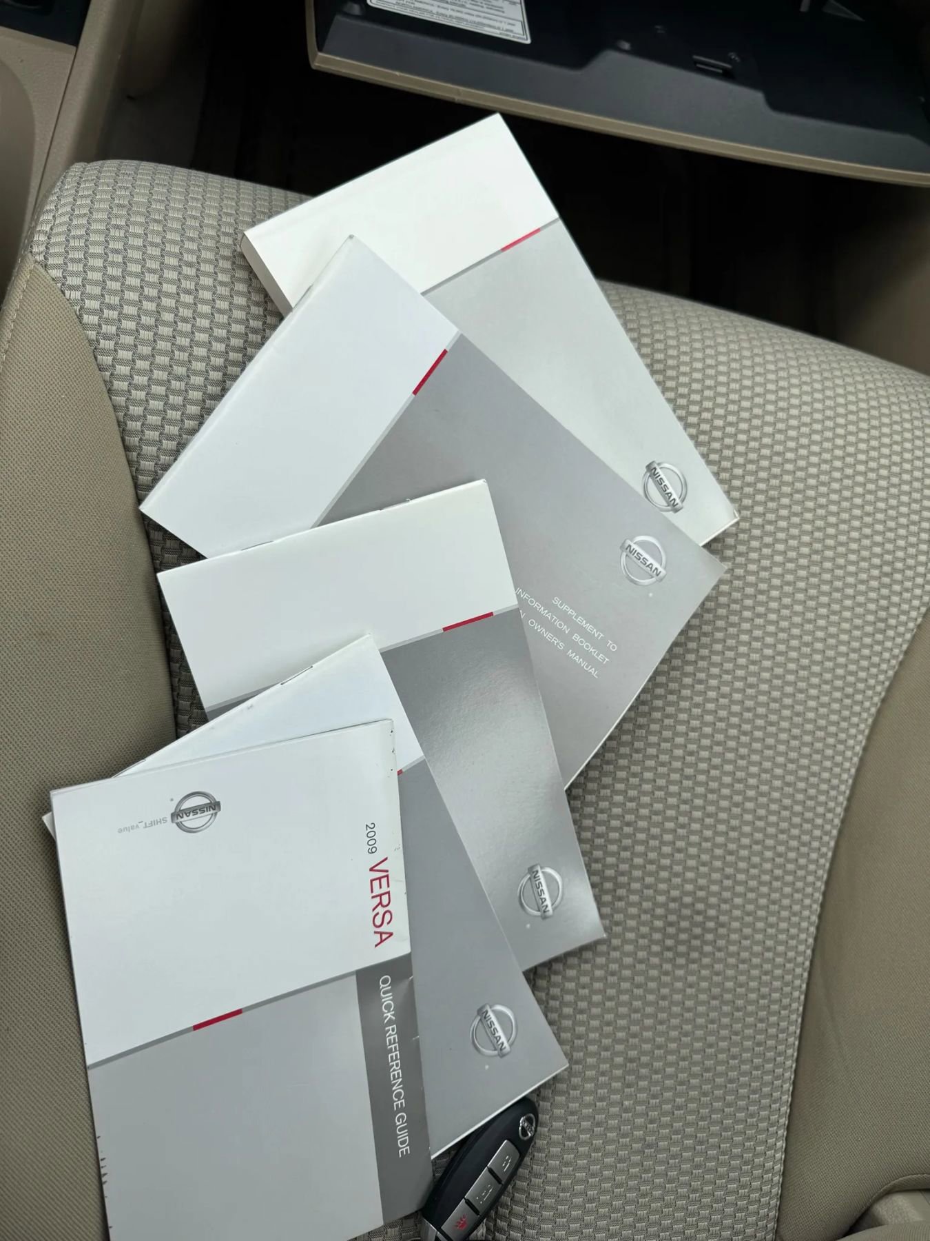 Used 2009 Nissan Versa SL w/ Convenience Pkg image 41