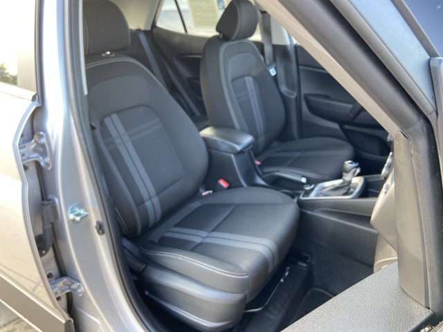 Used 2025 Hyundai Venue SEL FWD image 20