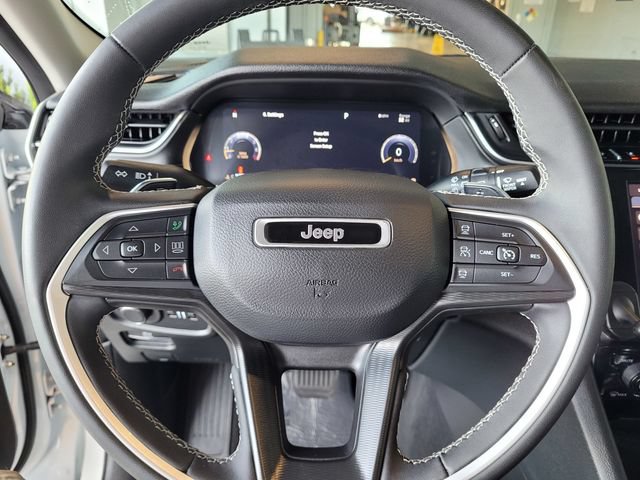 Used 2023 Jeep Grand Cherokee L Laredo AWD/4WD image 23