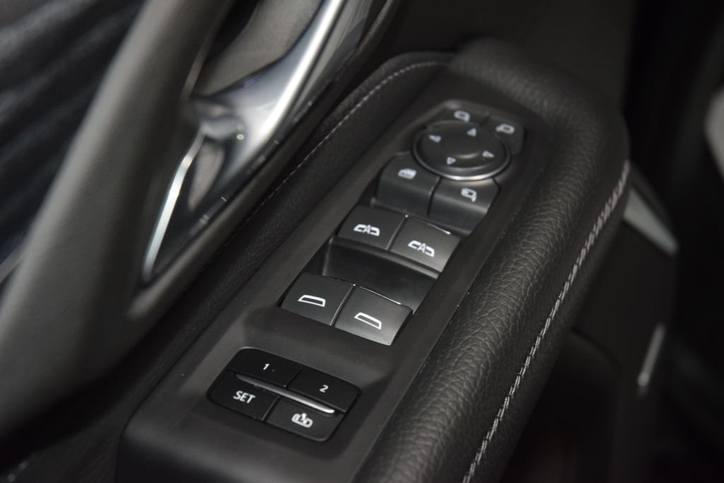 Used 2024 GMC Yukon XL Denali AWD/4WD image 50