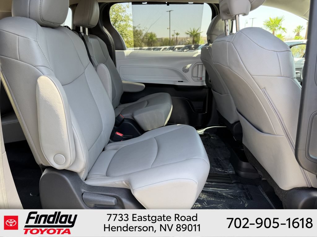 Certified 2026 Toyota Sienna XLE FWD image 14