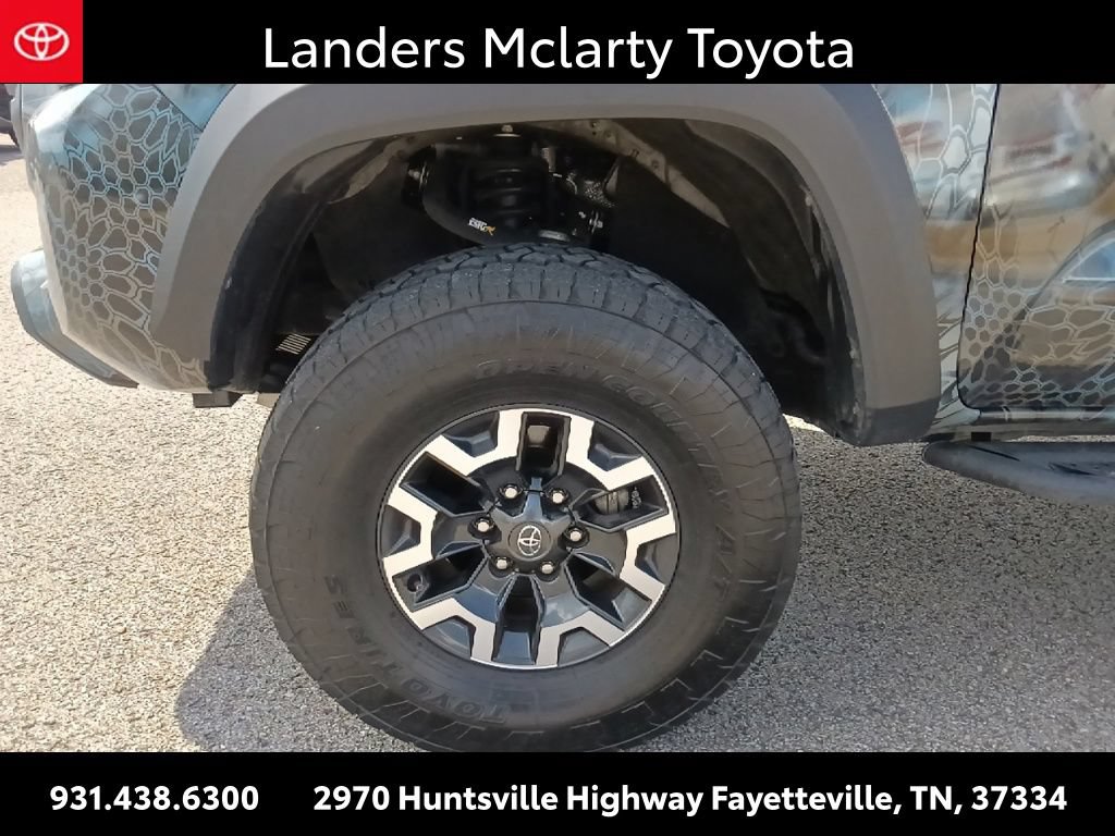 Used 2022 Toyota Tacoma TRD Off-Road AWD/4WD image 10