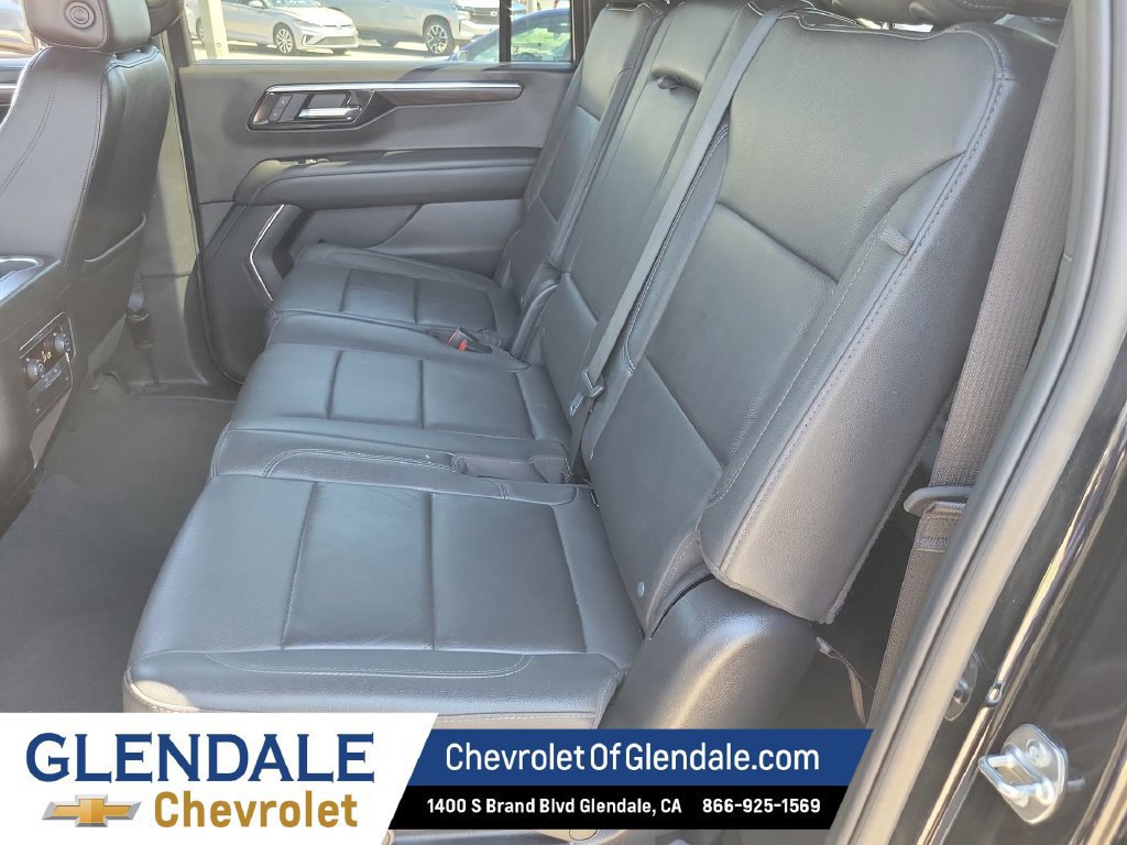 Used 2025 Chevrolet Suburban Z71 AWD/4WD image 21