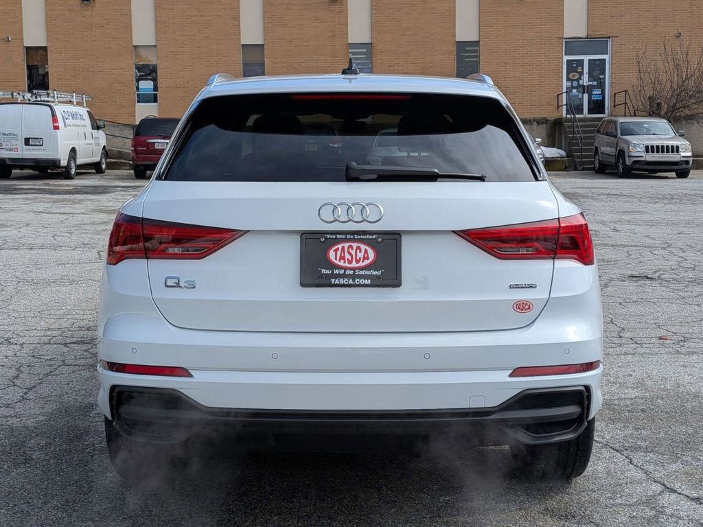 Used 2023 Audi Q3 2.0T Premium Plus w/ Premium Plus Package image 4