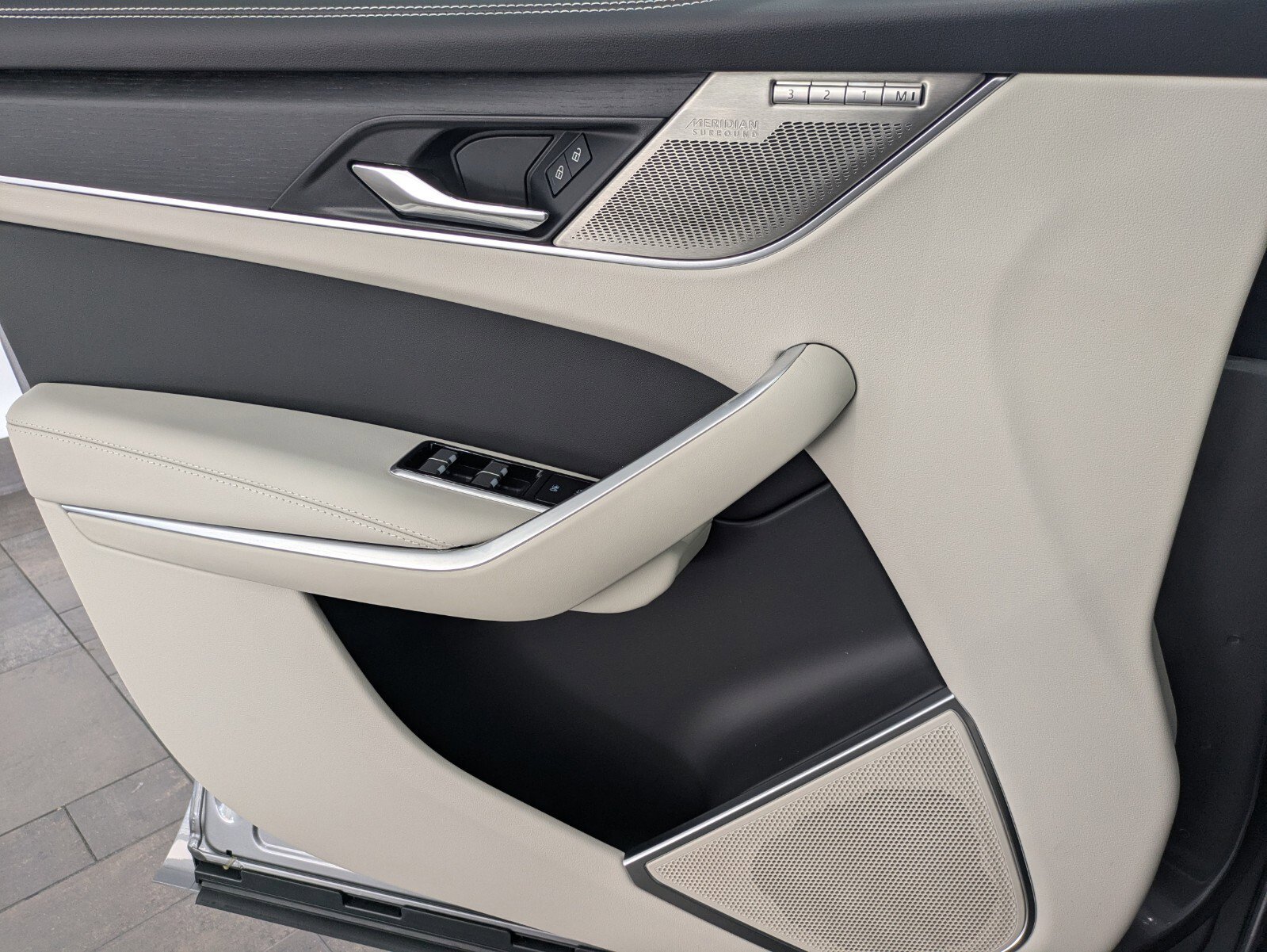 New 2026 Jaguar F-PACE R-Dynamic S image 20
