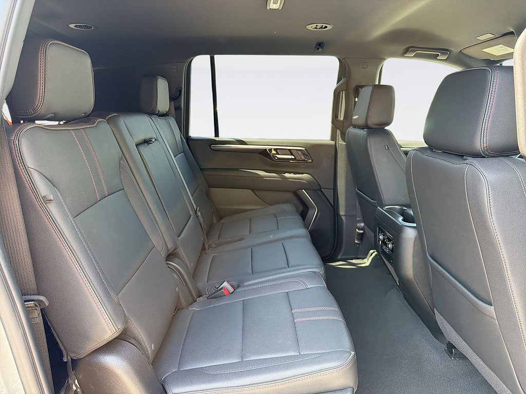 Used 2026 Chevrolet Suburban RST RWD image 29