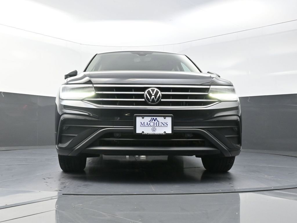 Used 2023 Volkswagen Tiguan SE w/ Panoramic Sunroof Package AWD/4WD image 22