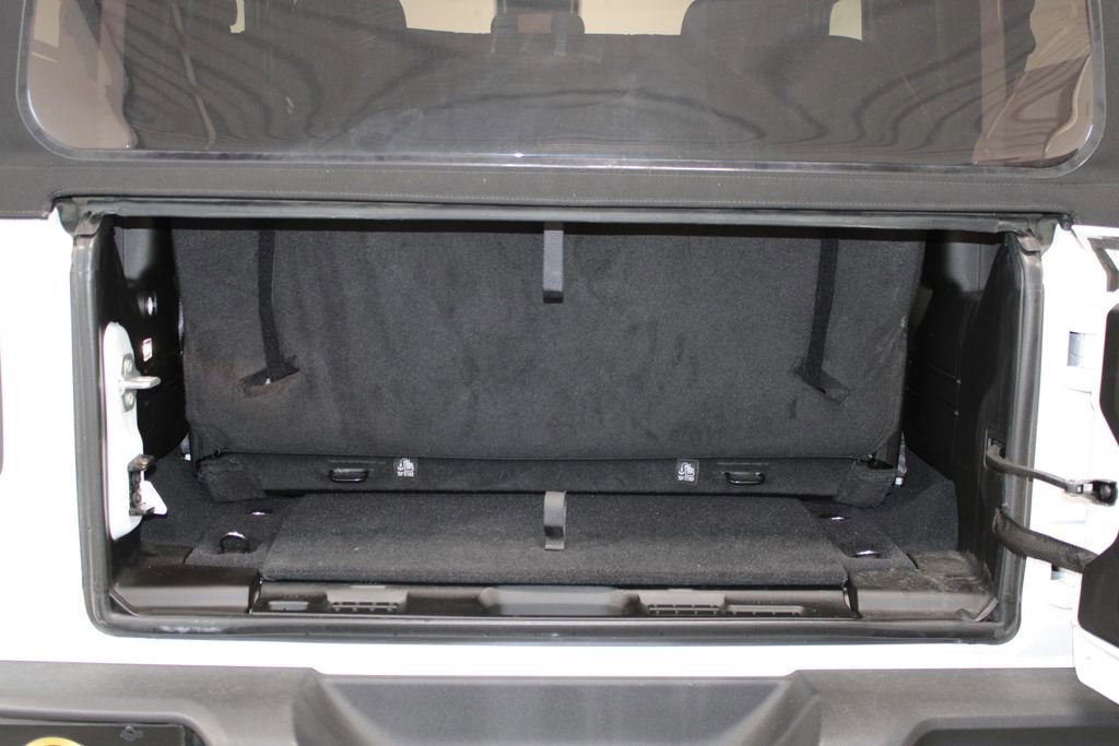 Used 2024 Jeep Wrangler Sport S image 13