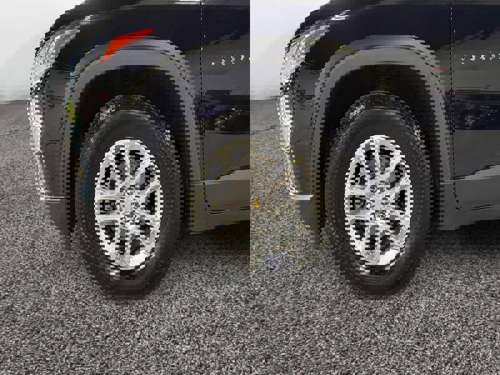 Used 2020 Chevrolet Traverse LT w/ LPO, Floor Liner Package image 18