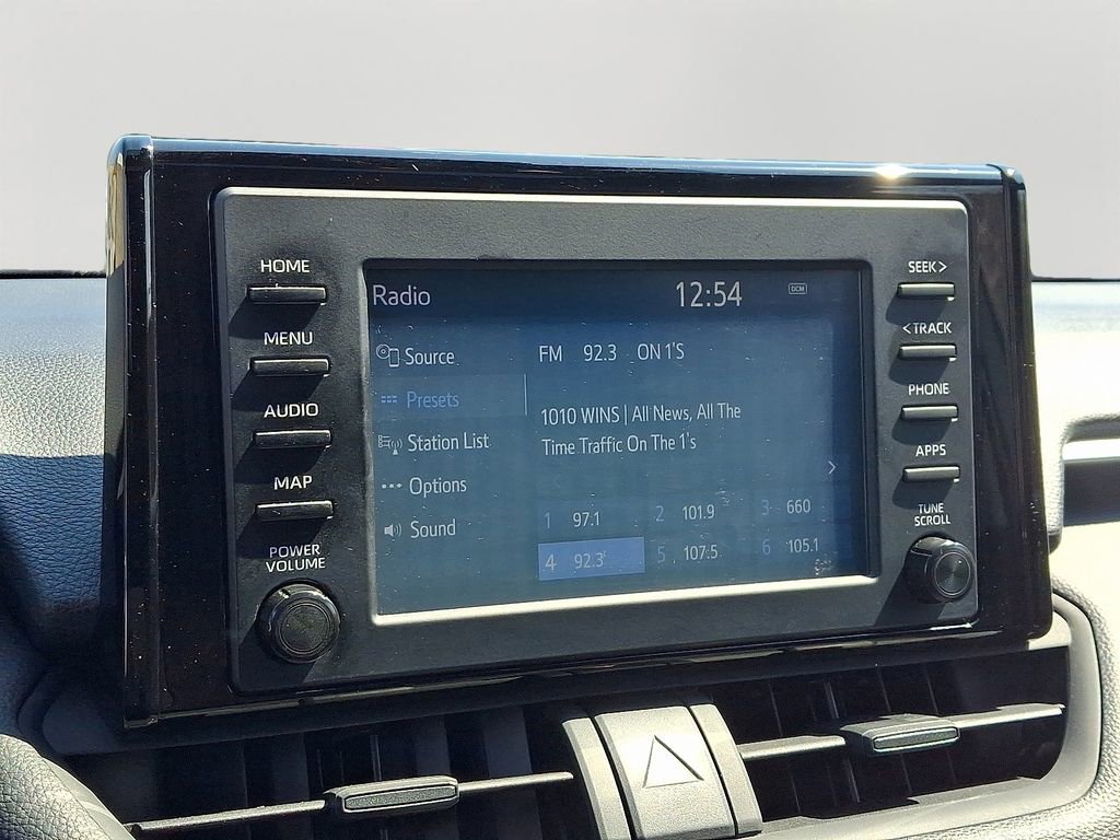 Used 2019 Toyota RAV4 XLE AWD/4WD image 18