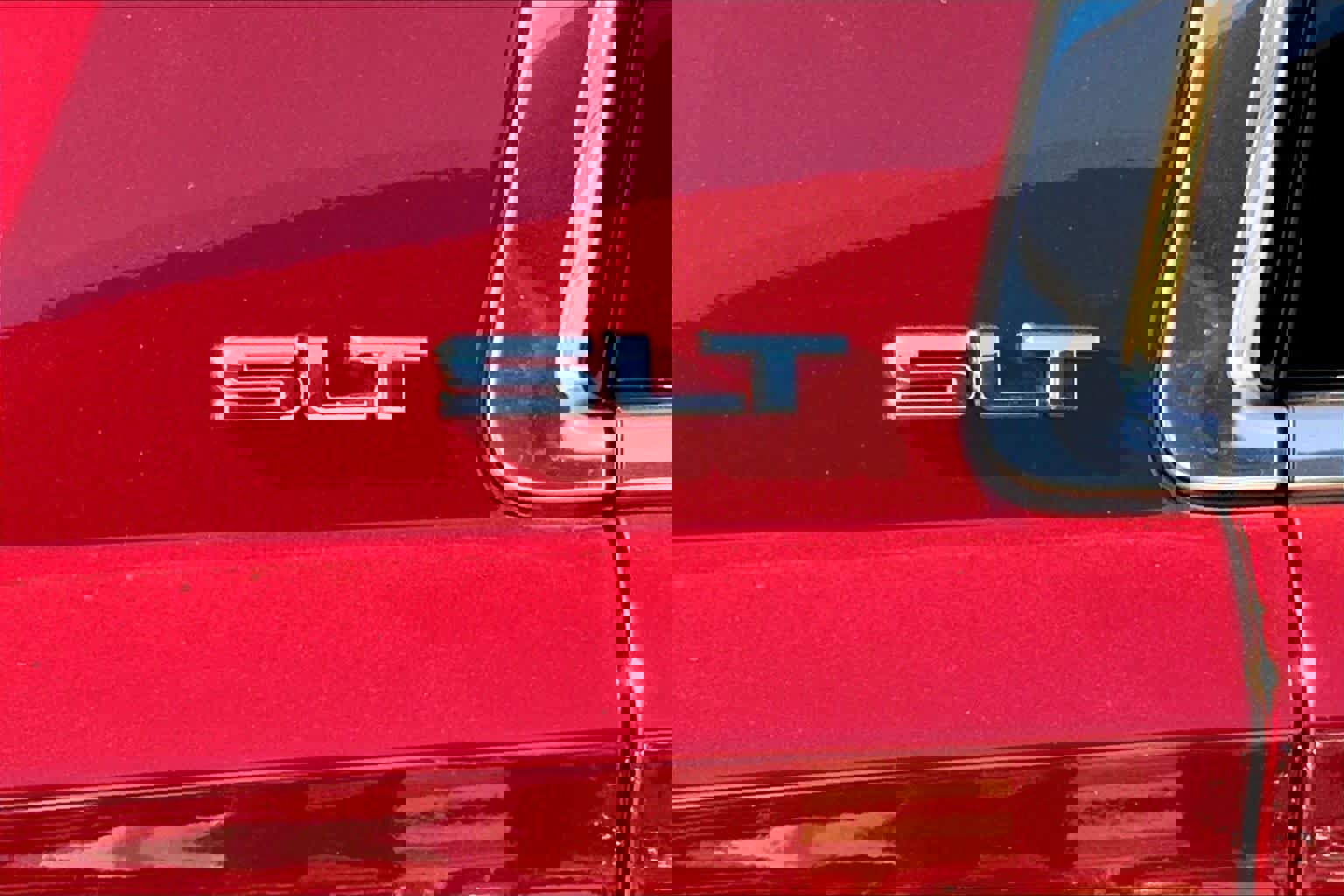 Used 2015 GMC Yukon SLT w/ HD Trailering Package image 9