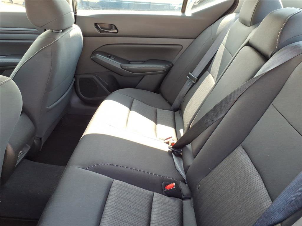 Used 2024 Nissan Altima 2.5 SV image 13
