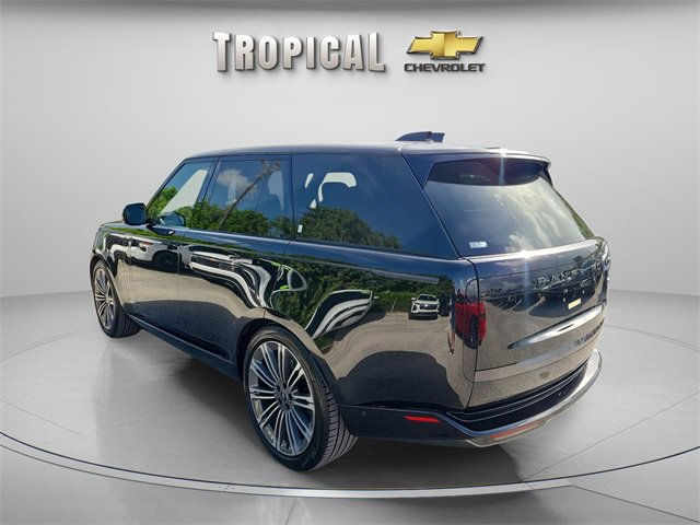 Used 2023 Land Rover Range Rover SE image 3