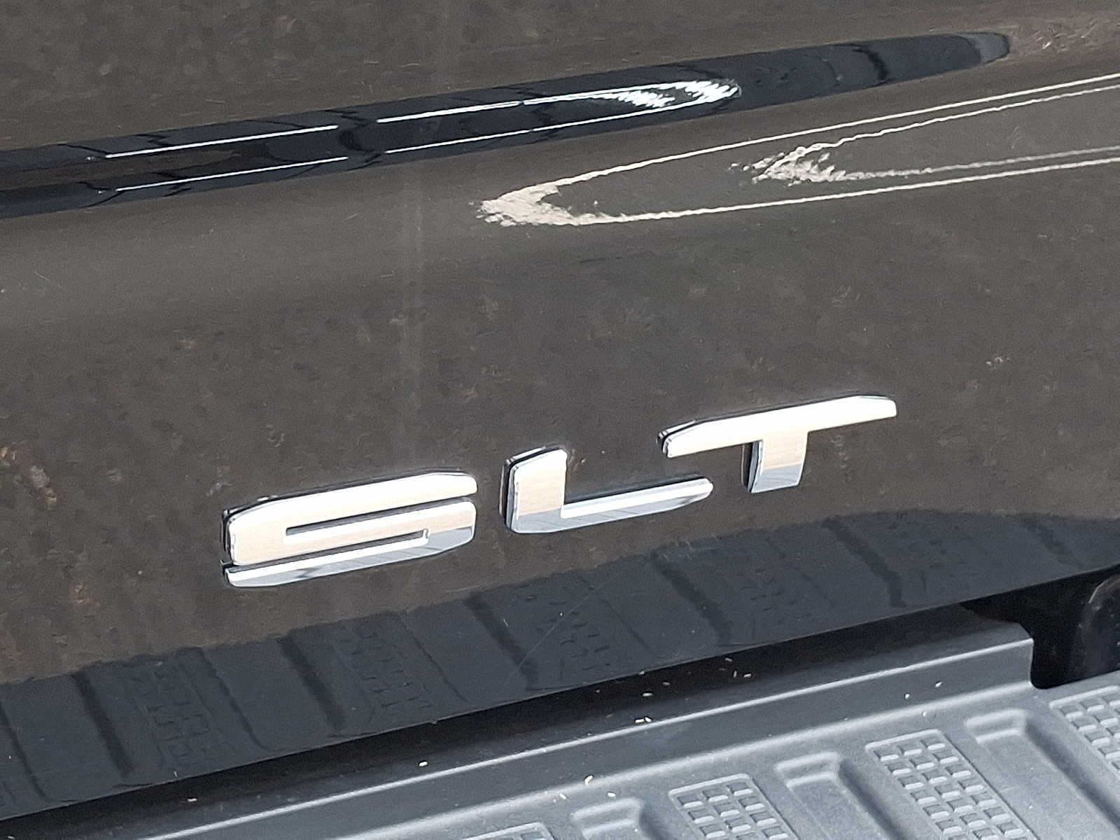 Used 2025 GMC Sierra 1500 SLT AWD/4WD image 30