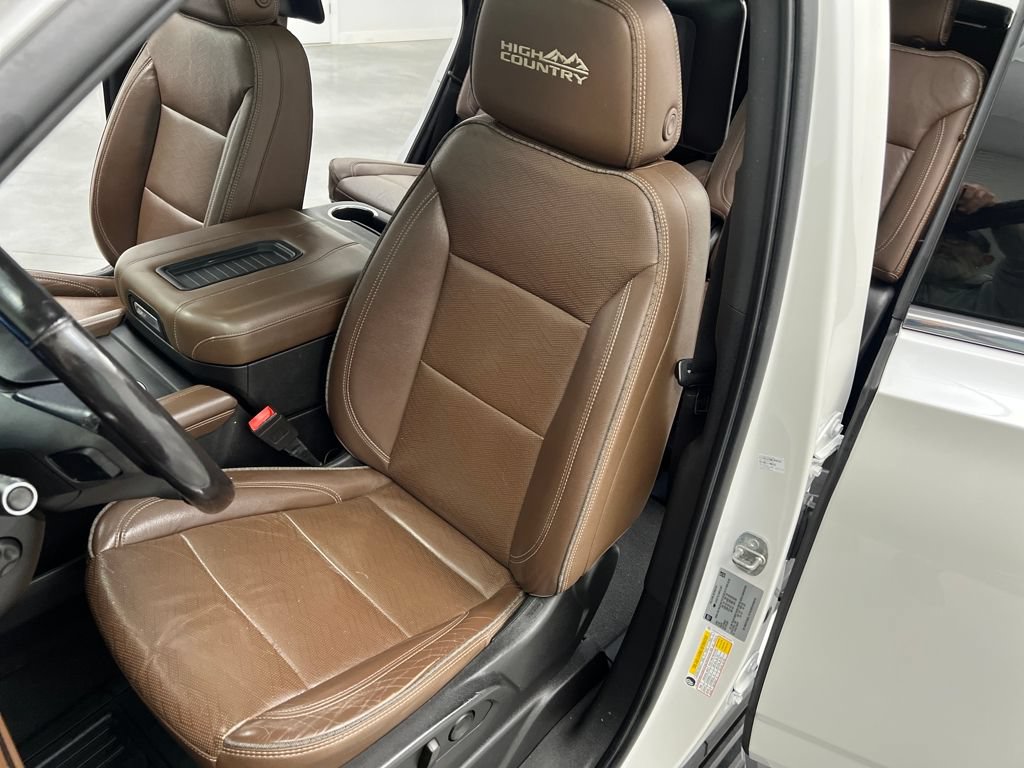 Used 2022 Chevrolet Tahoe High Country AWD/4WD image 11
