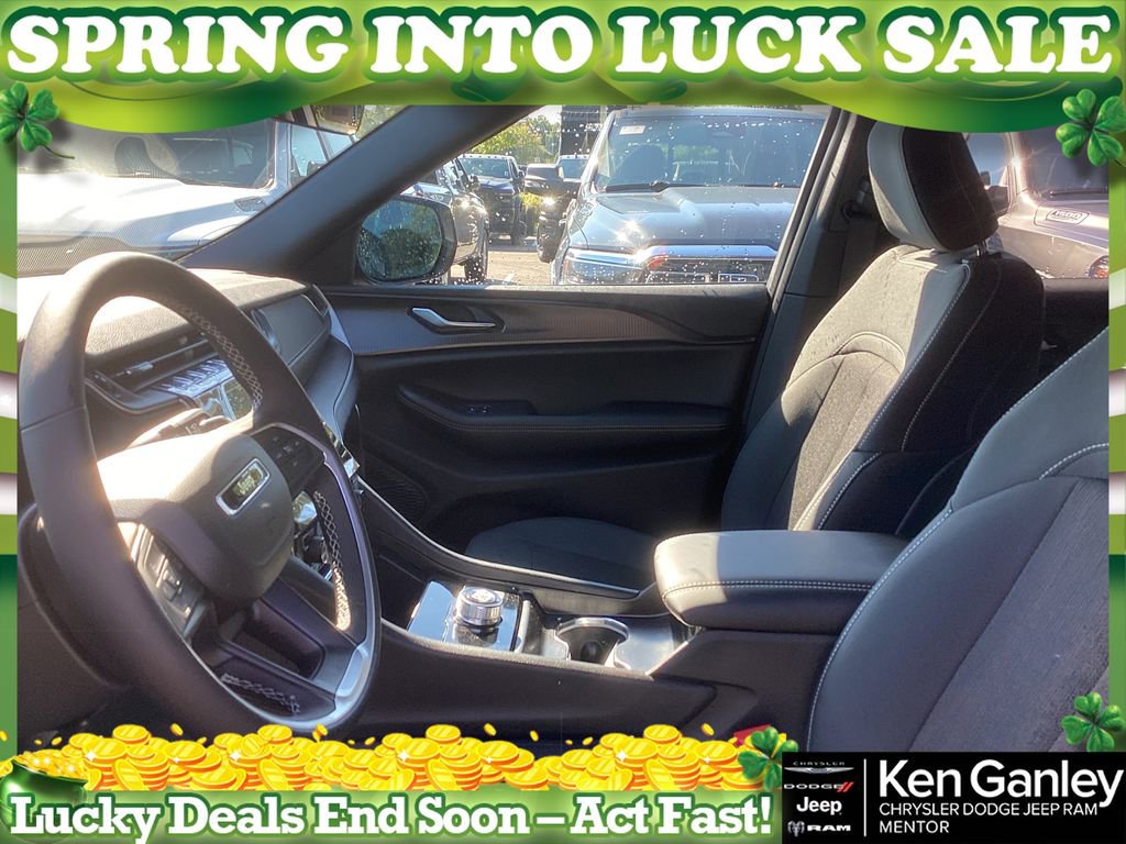 New 2025 Jeep Grand Cherokee L Laredo w/ Luxury Tech Group I image 14