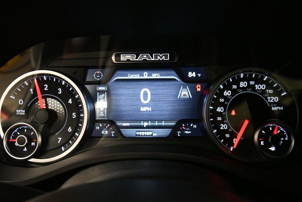 Used 2026 RAM 1500 Laramie AWD/4WD image 14