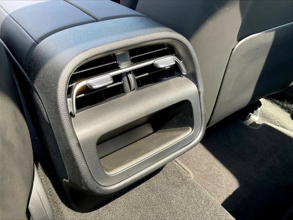 Used 2025 Mercedes-Benz E 350 4MATIC Sedan image 12