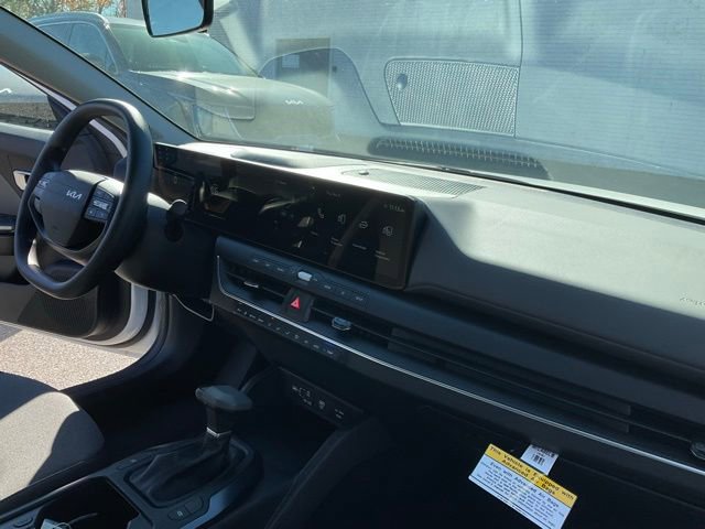 New 2025 Kia K4 LXS image 49
