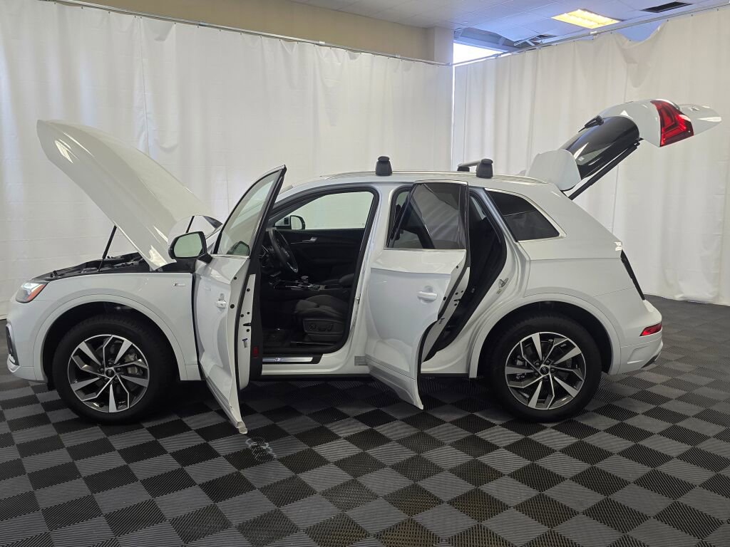 Certified 2025 Audi Q5 2.0T Premium Plus image 12