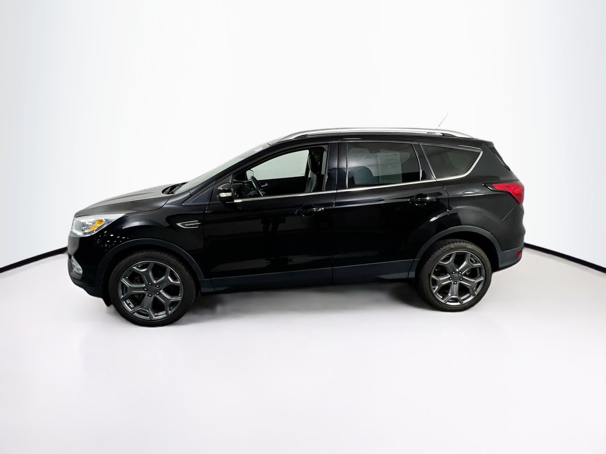 Used 2019 Ford Escape Titanium image 8