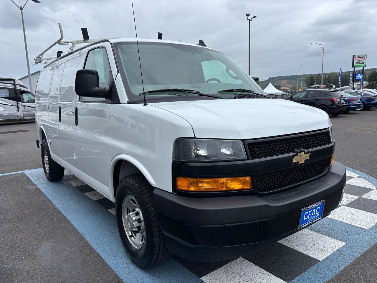 Used 2021 Chevrolet Express 2500 w/ Driver Convenience Package RWD image 5