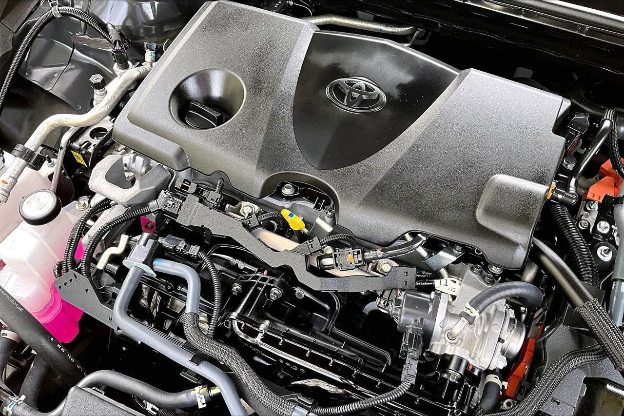 Used 2025 Toyota Camry LE FWD image 31
