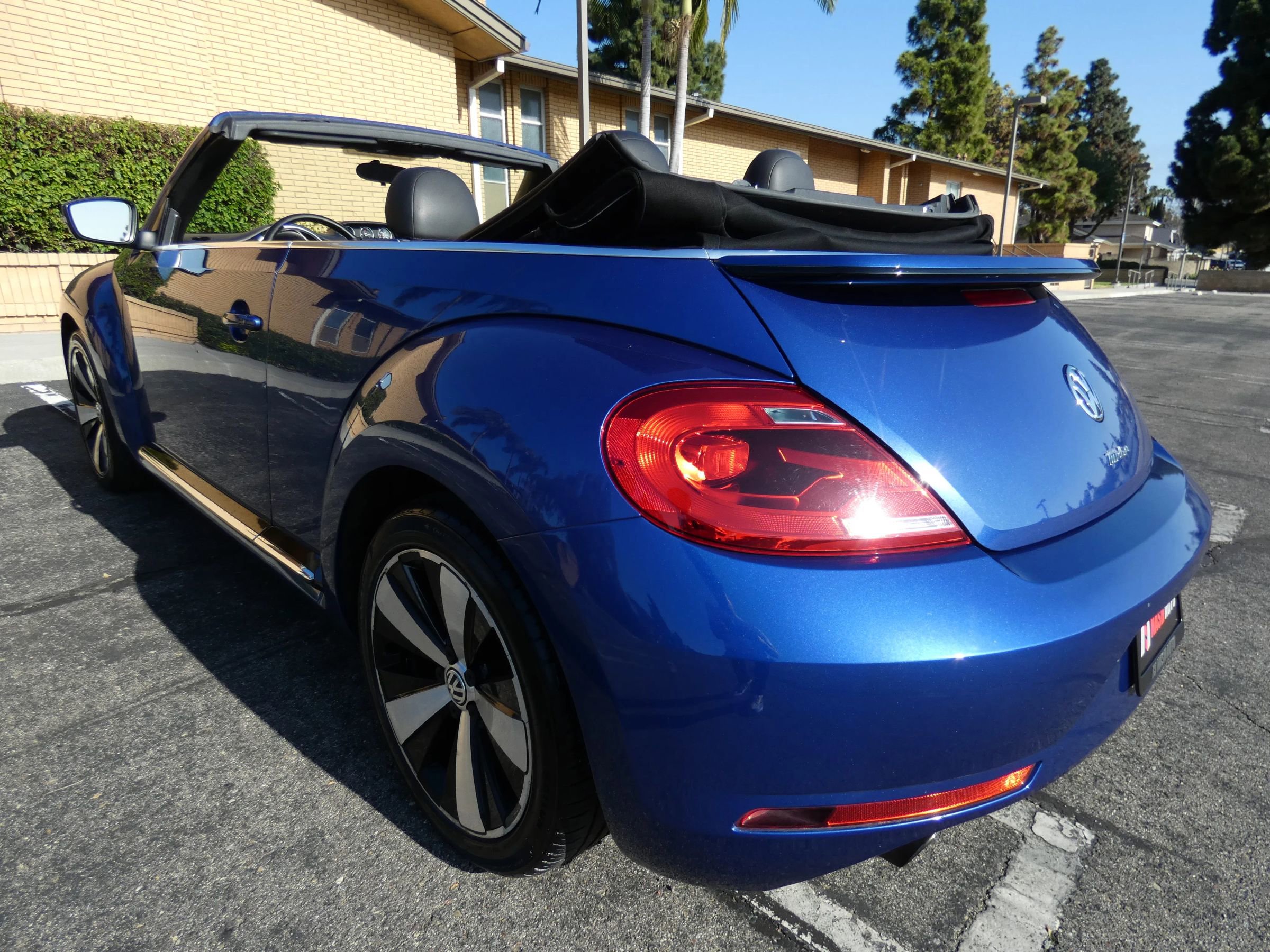 Used 2014 Volkswagen Beetle R-Line image 12
