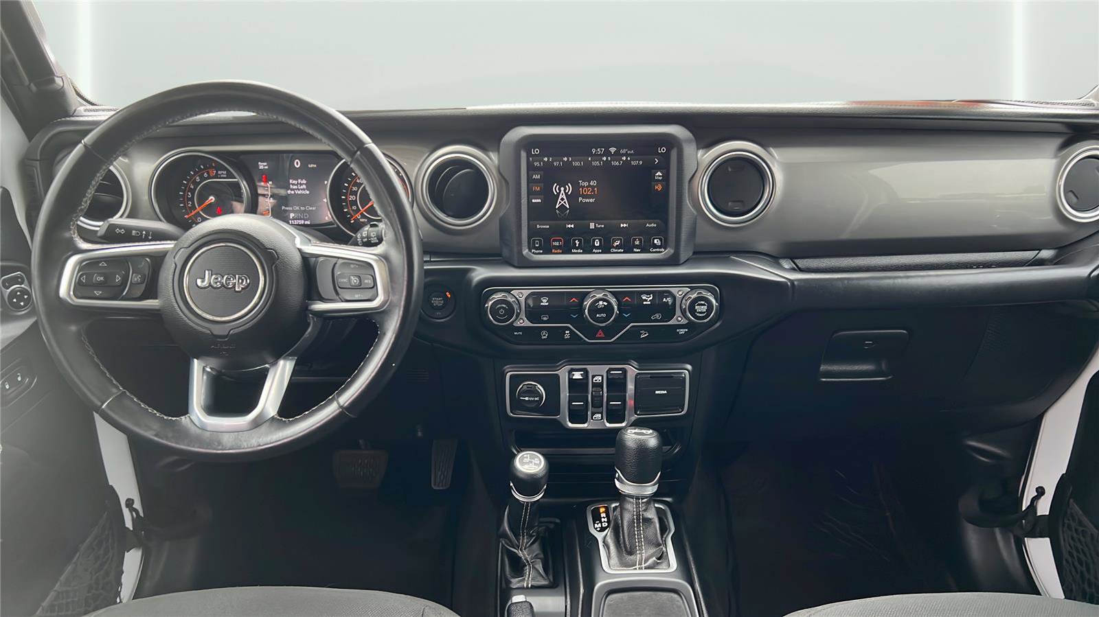 Used 2018 Jeep Wrangler Unlimited Sahara AWD/4WD image 9