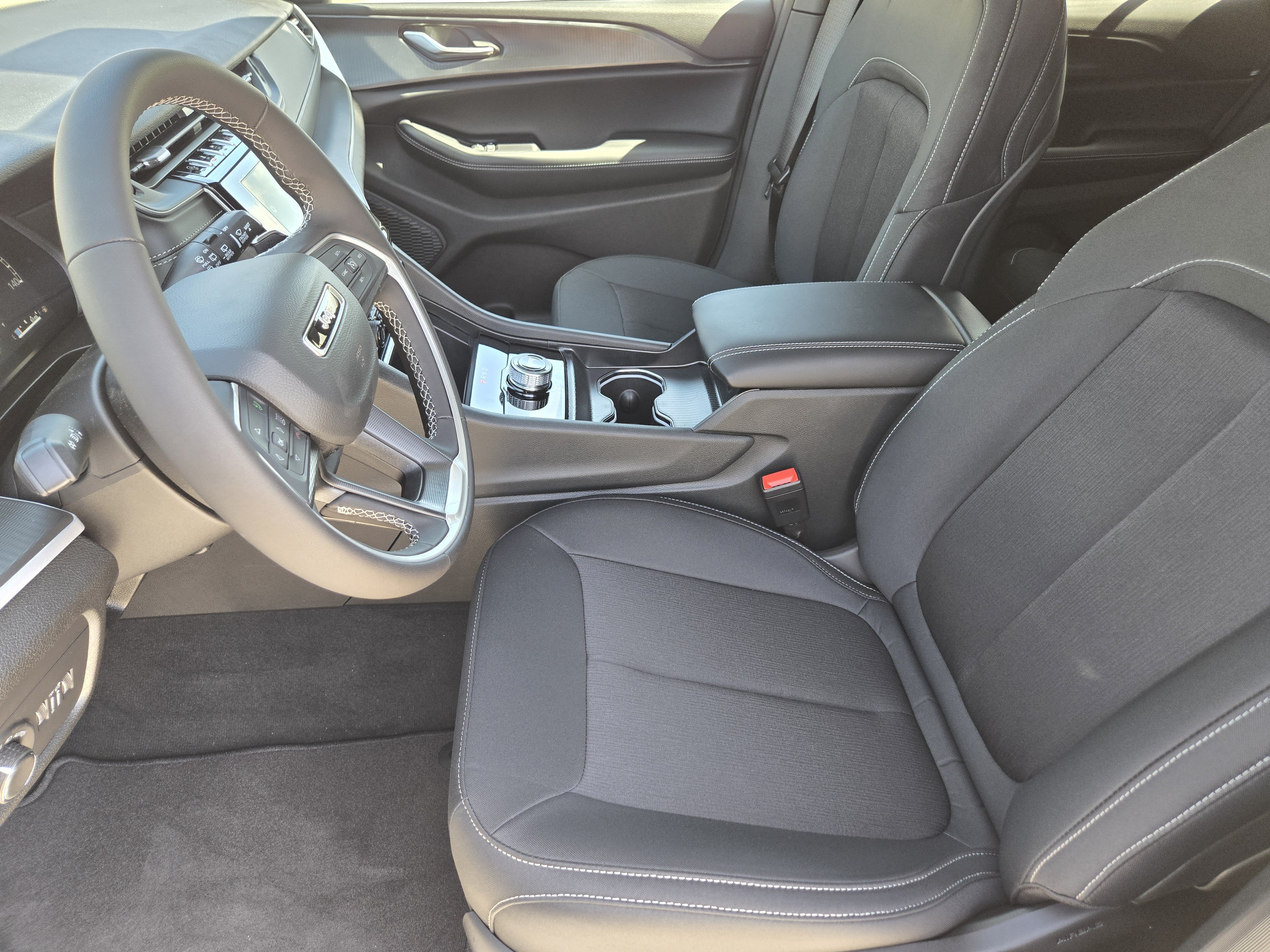 New 2026 Jeep Grand Cherokee Laredo AWD/4WD image 11