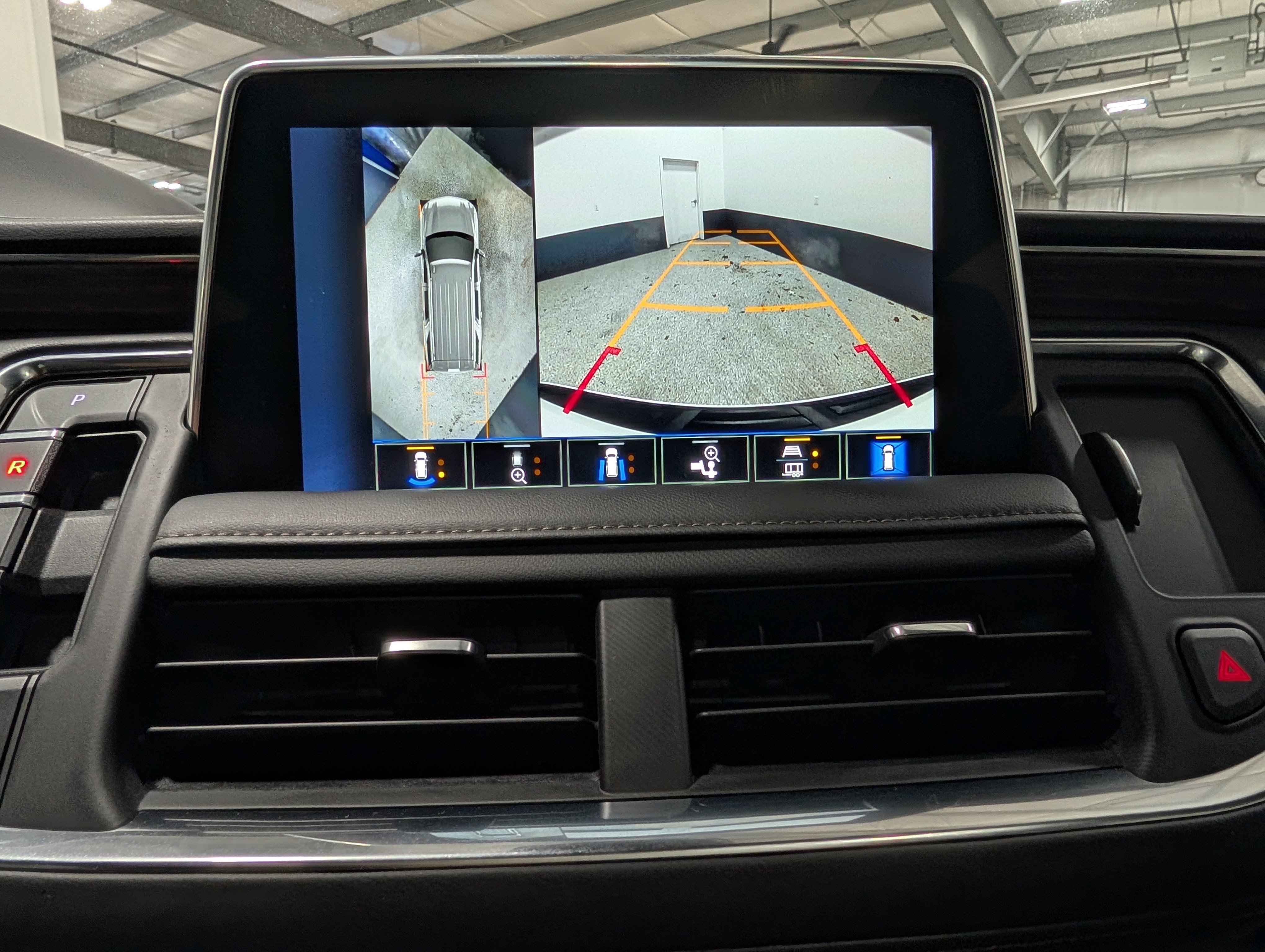 Used 2023 Chevrolet Tahoe High Country AWD/4WD image 25
