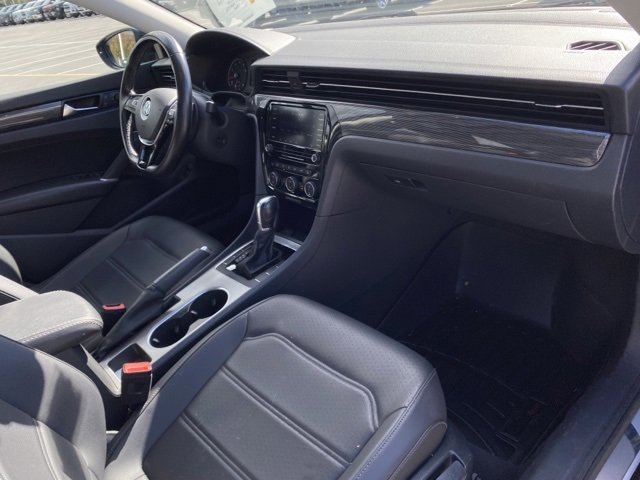 Used 2020 Volkswagen Passat 2.0T R-Line image 22