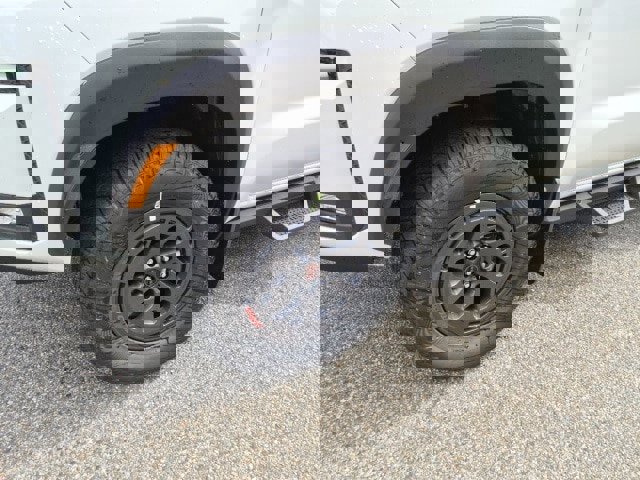 New 2026 Nissan Frontier PRO-4X w/ Pro-4x Convenience Package image 6