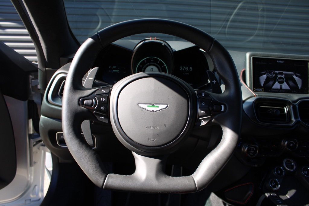 Used 2020 Aston Martin V8 Vantage Coupe image 21