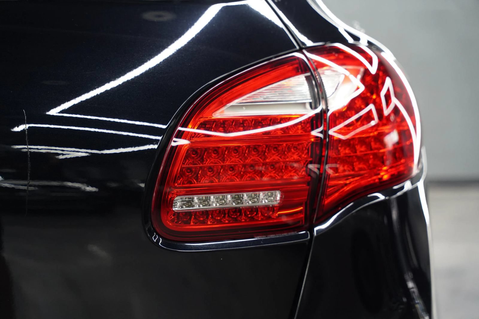 Used 2014 Porsche Cayenne AWD/4WD image 21