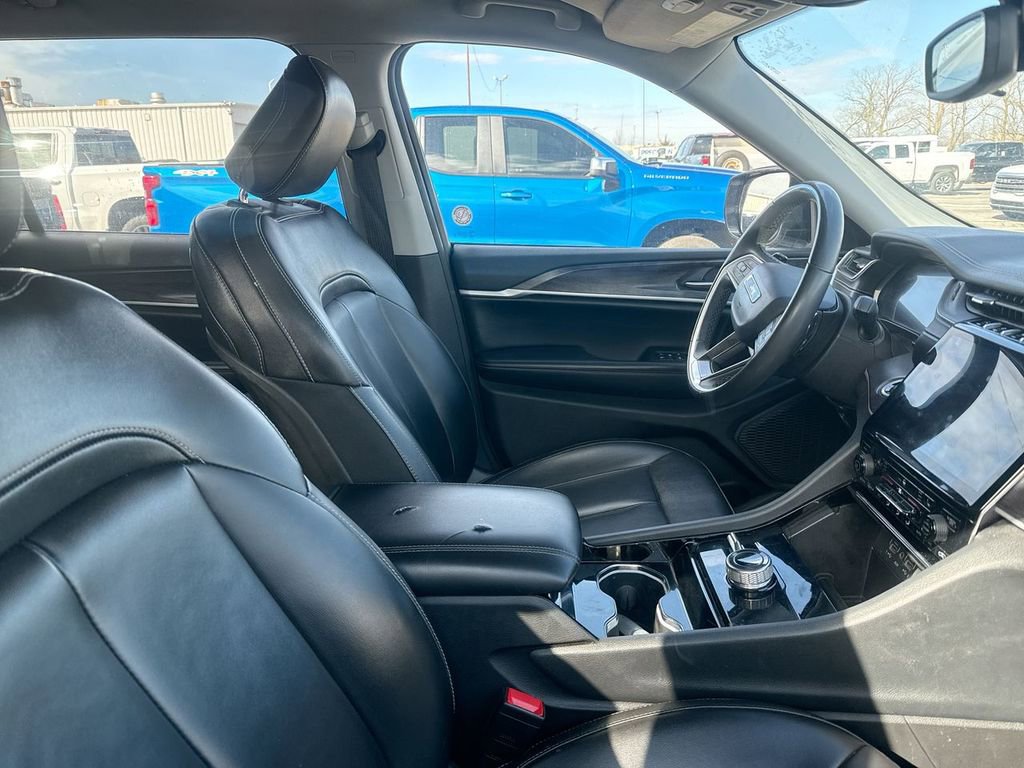 Used 2023 Jeep Grand Cherokee L Limited image 13