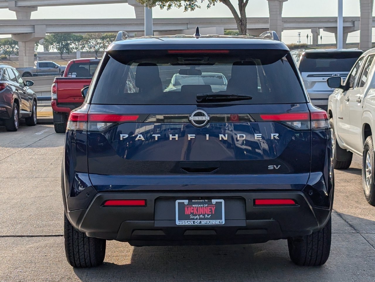 Used 2024 Nissan Pathfinder SV FWD image 5