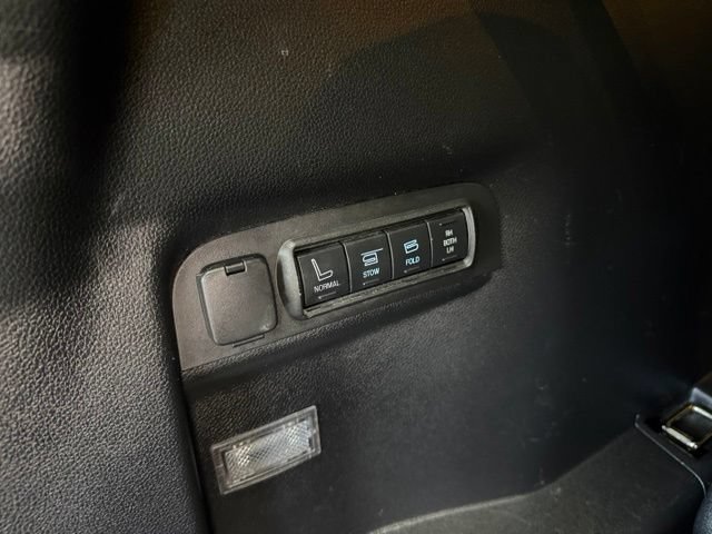 Used 2016 Ford Explorer Sport AWD/4WD image 17
