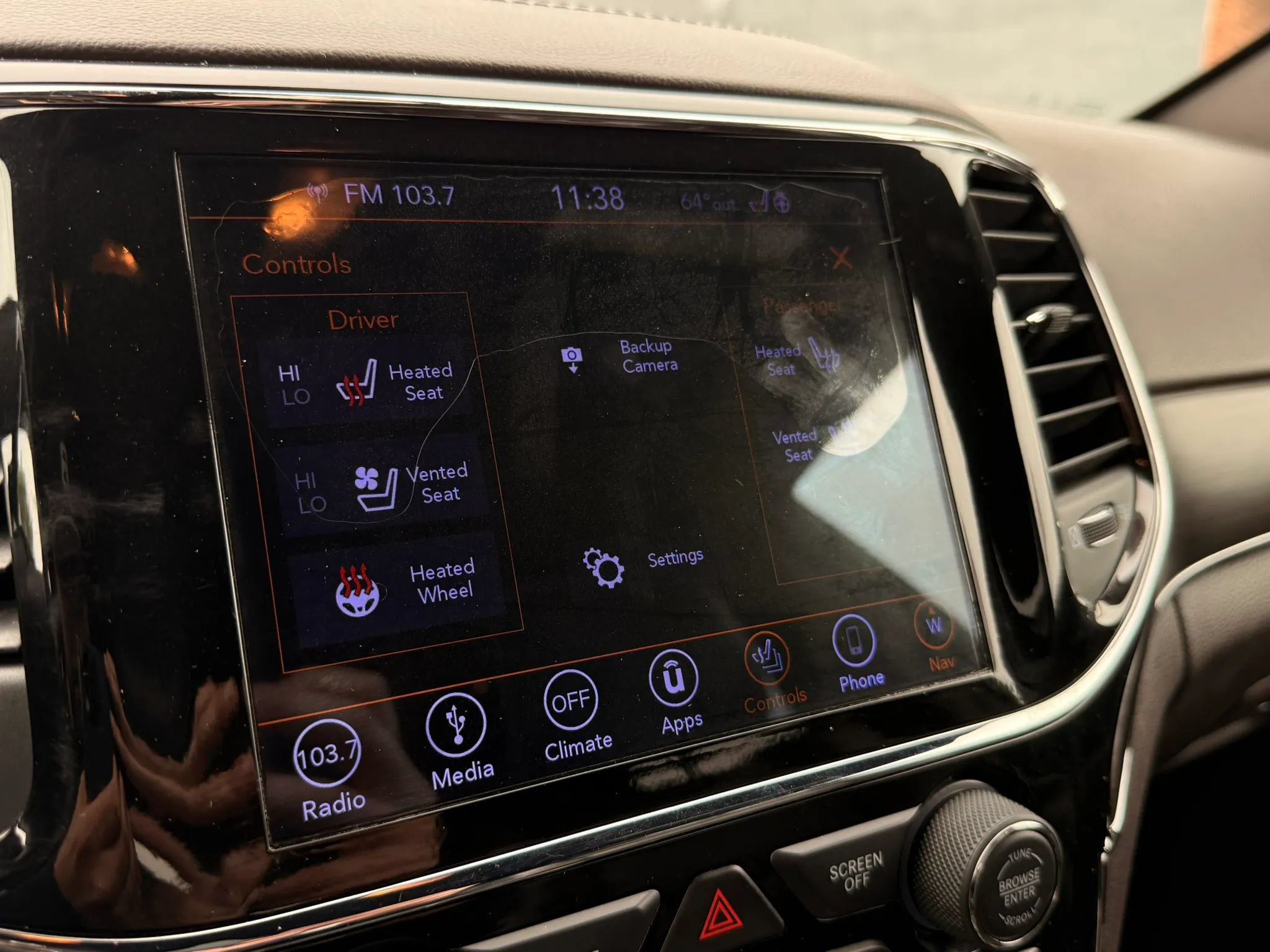 Used 2019 Jeep Grand Cherokee Overland AWD/4WD image 26