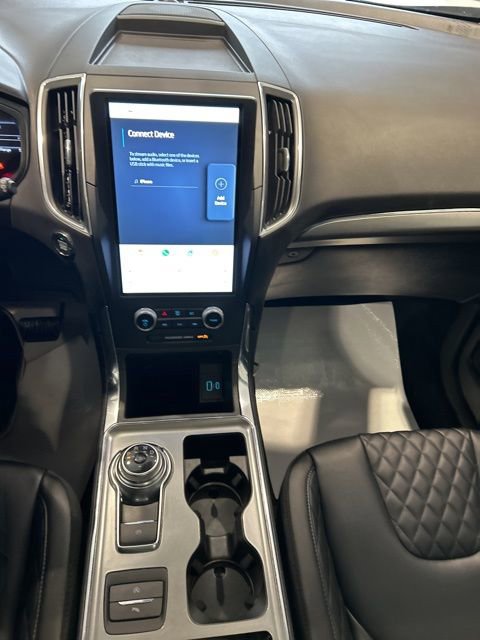 Used 2023 Ford Edge Titanium AWD/4WD image 12