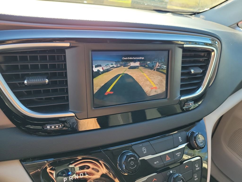 Used 2023 Chrysler Voyager LX image 22