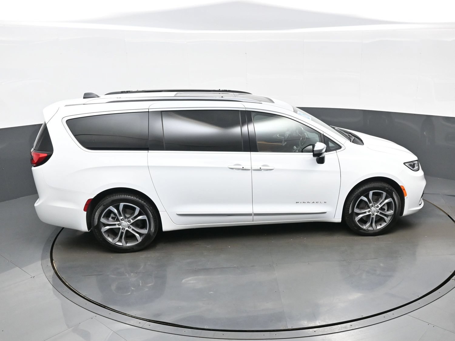 Used 2026 Chrysler Pacifica Pinnacle AWD/4WD image 44