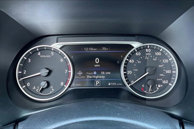 Used 2025 Nissan Sentra SV w/ SV Premium Package image 18