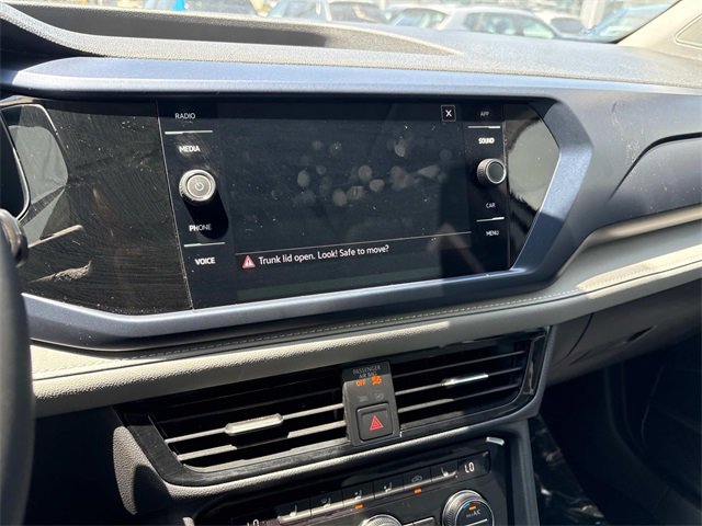 Certified 2024 Volkswagen Taos SE w/ Panoramic Sunroof Package image 30